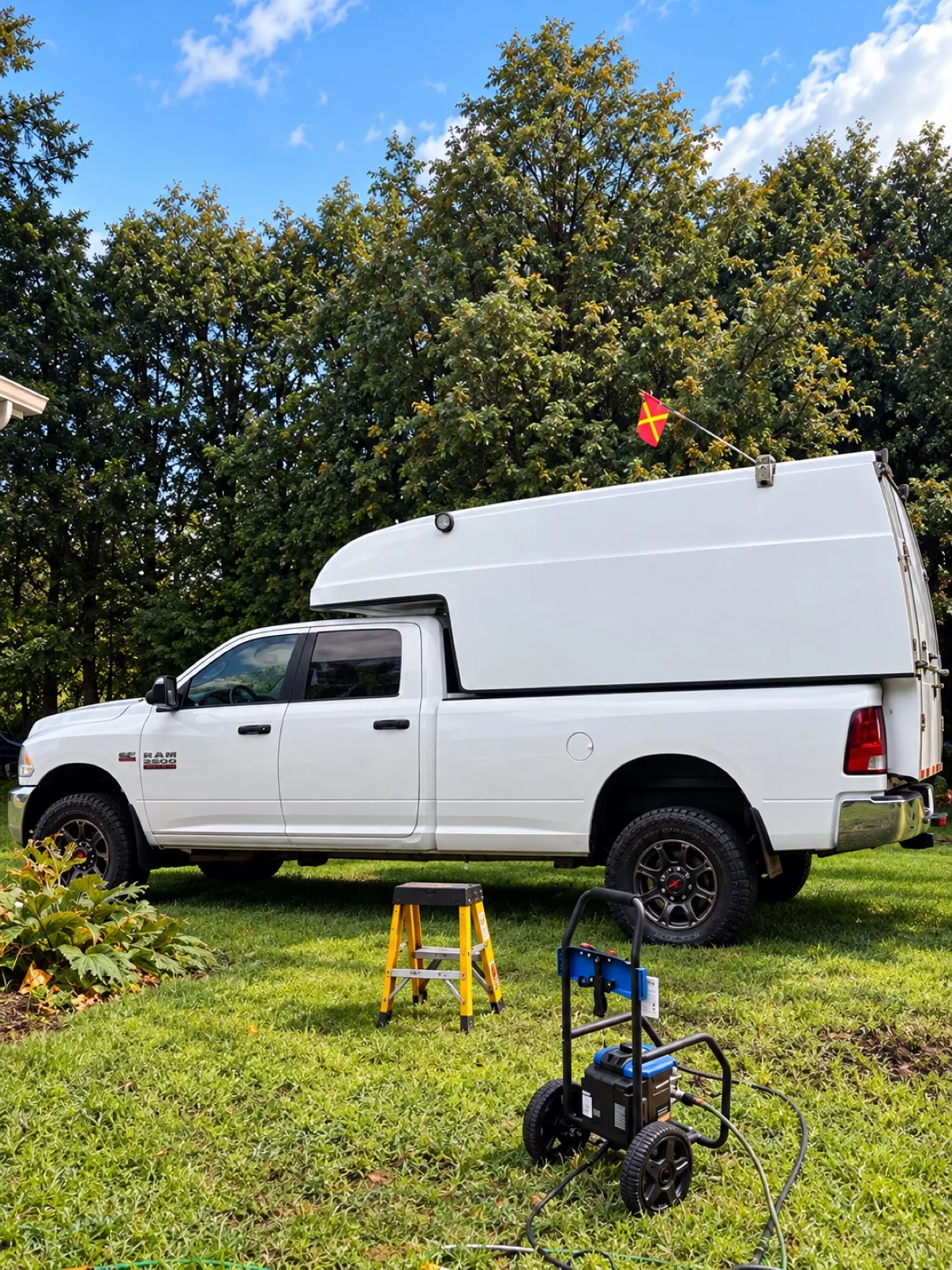 Ram 2500 BODO équipé d'une cellule de service